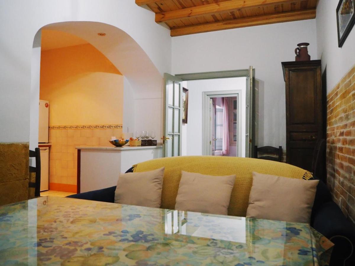 Carmona Center Apartment Екстериор снимка